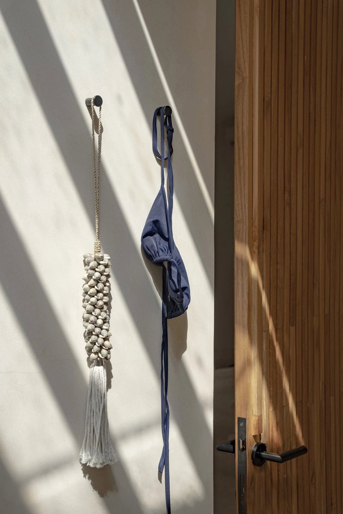 Coquillage et pompon en coton - Gris