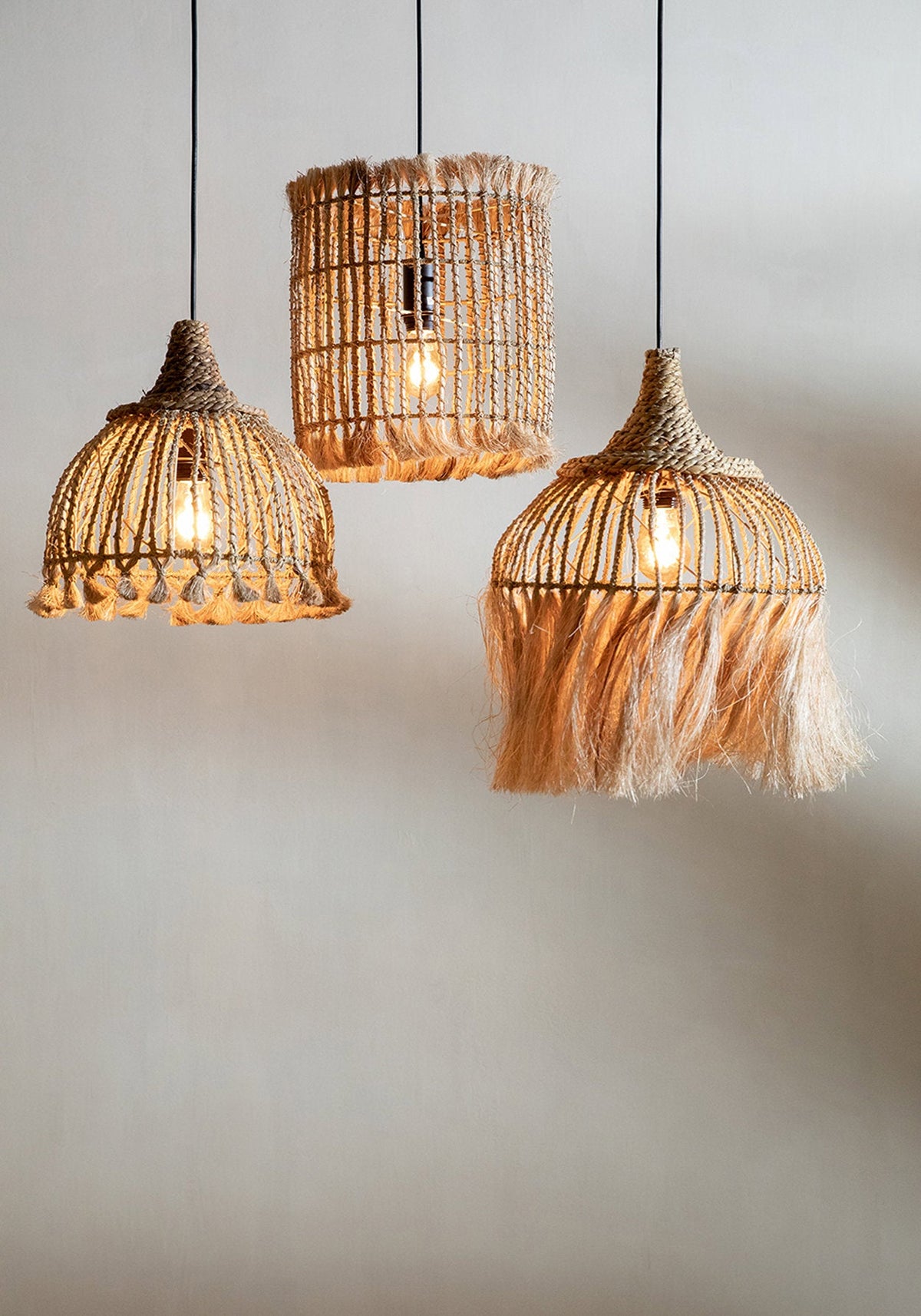 Die Abaca-Tassel-Pendelleuchte - Natural - S