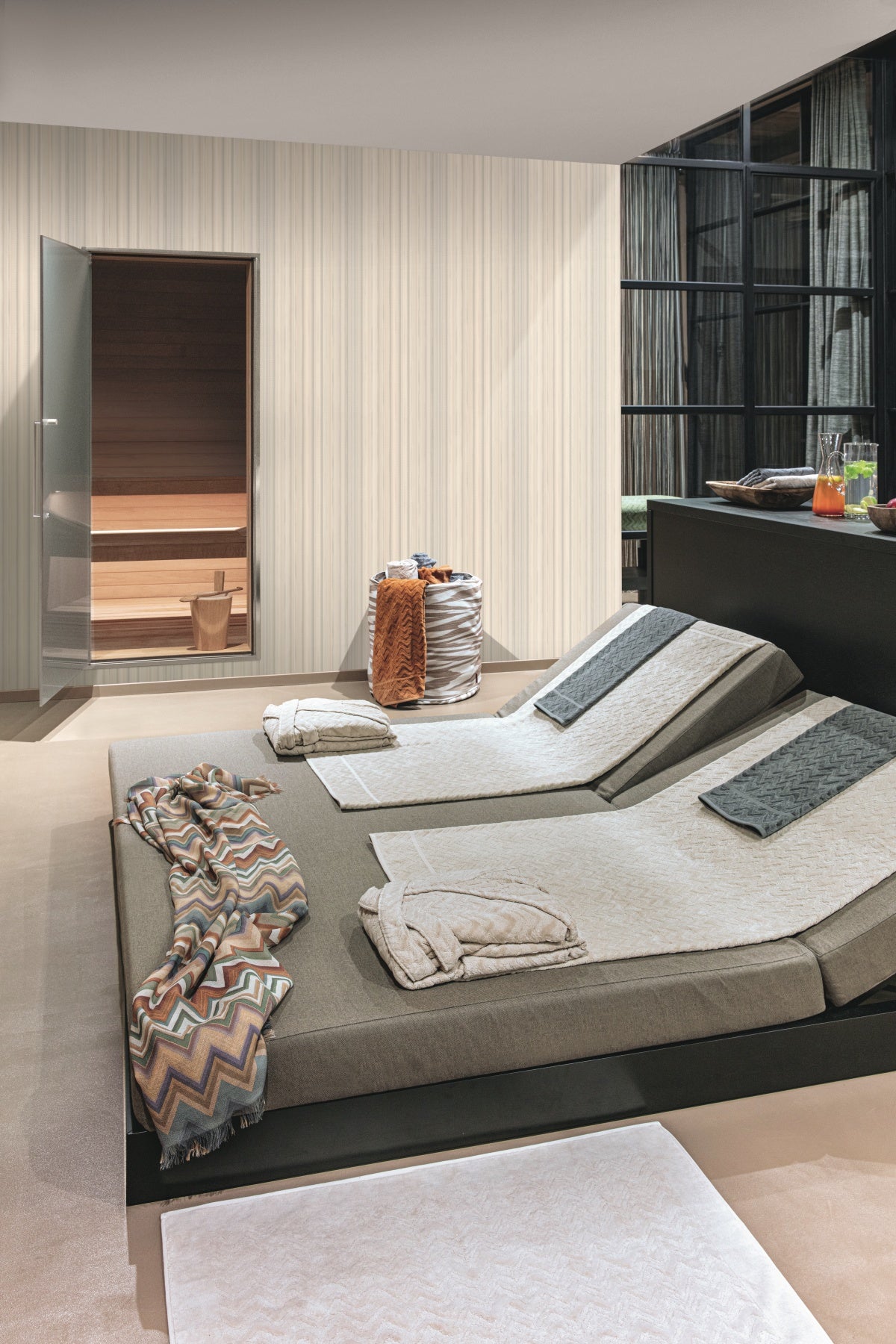 Missoni Tapete 04 Gestreifter Sonnenuntergang 10397