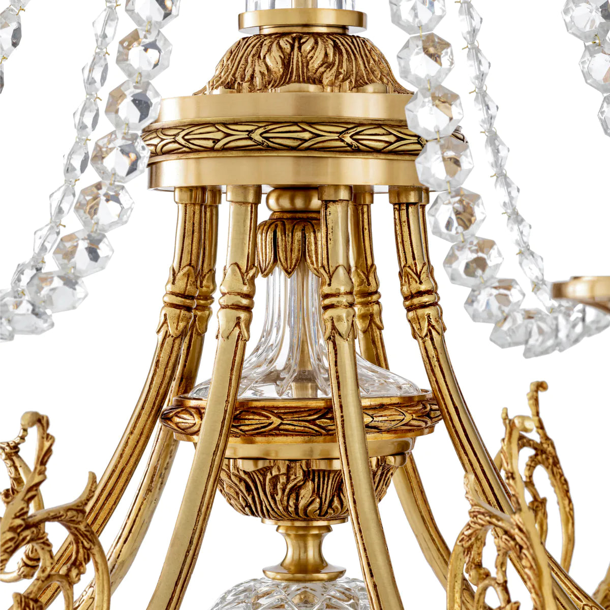 the MET x Eichholtz chandelier Duvaux