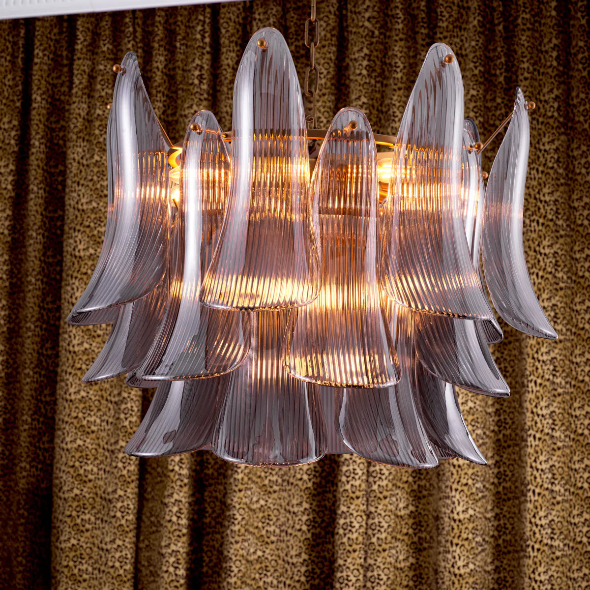 the MET x Eichholtz chandelier Amun