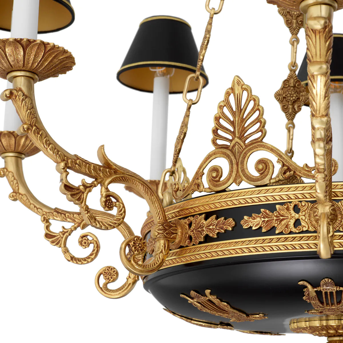 the MET x Eichholtz chandelier Palais