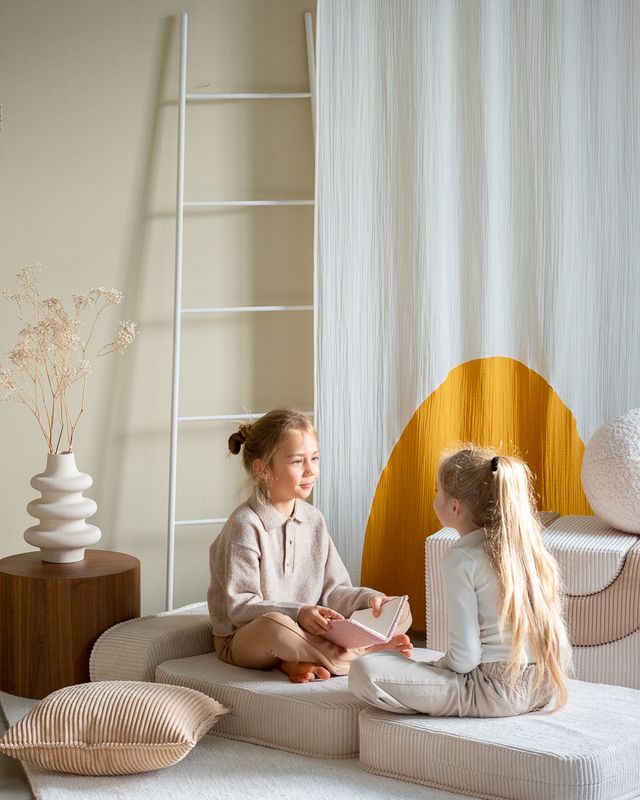 Wigiwama Flip Chair - White