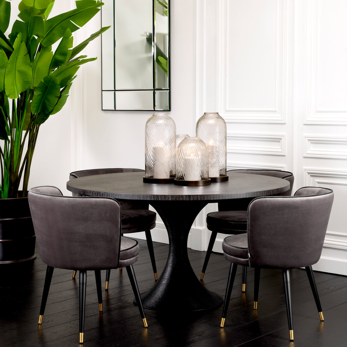 Eichholtz eetkamertafel  Melchior rond houtskoolgrijs