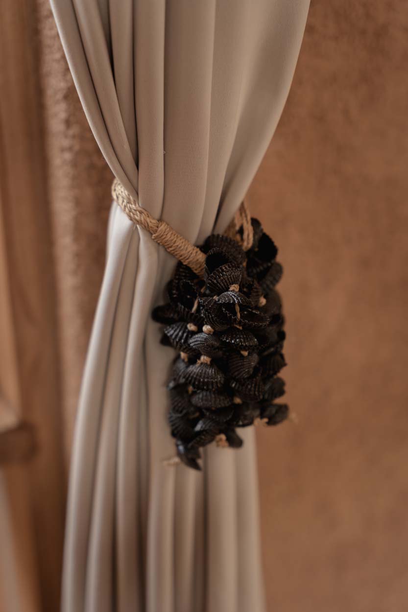 The Midnight Shell Tassel - Noir