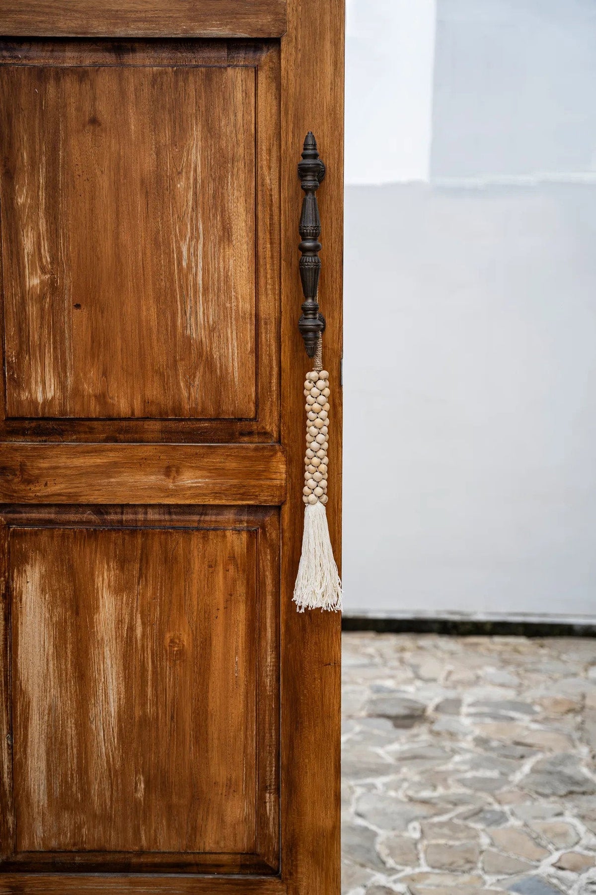 The Wooden Beads with Cotton Tassel - Natural White