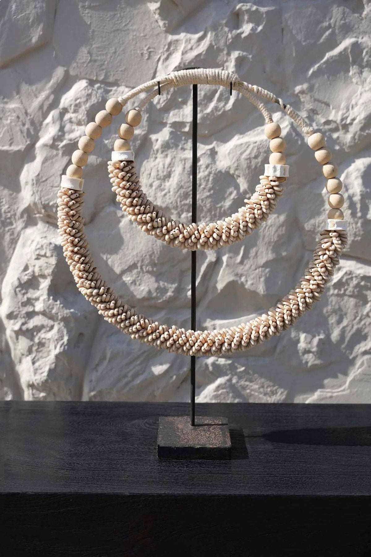 Collier de coquillages double sur pied - Naturel
