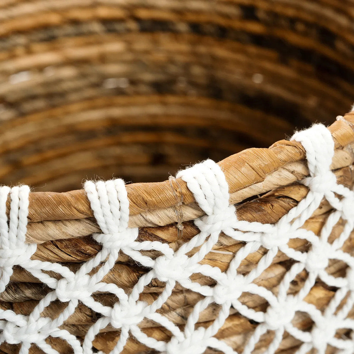 The Crossed Stitched Macrame Basket - S