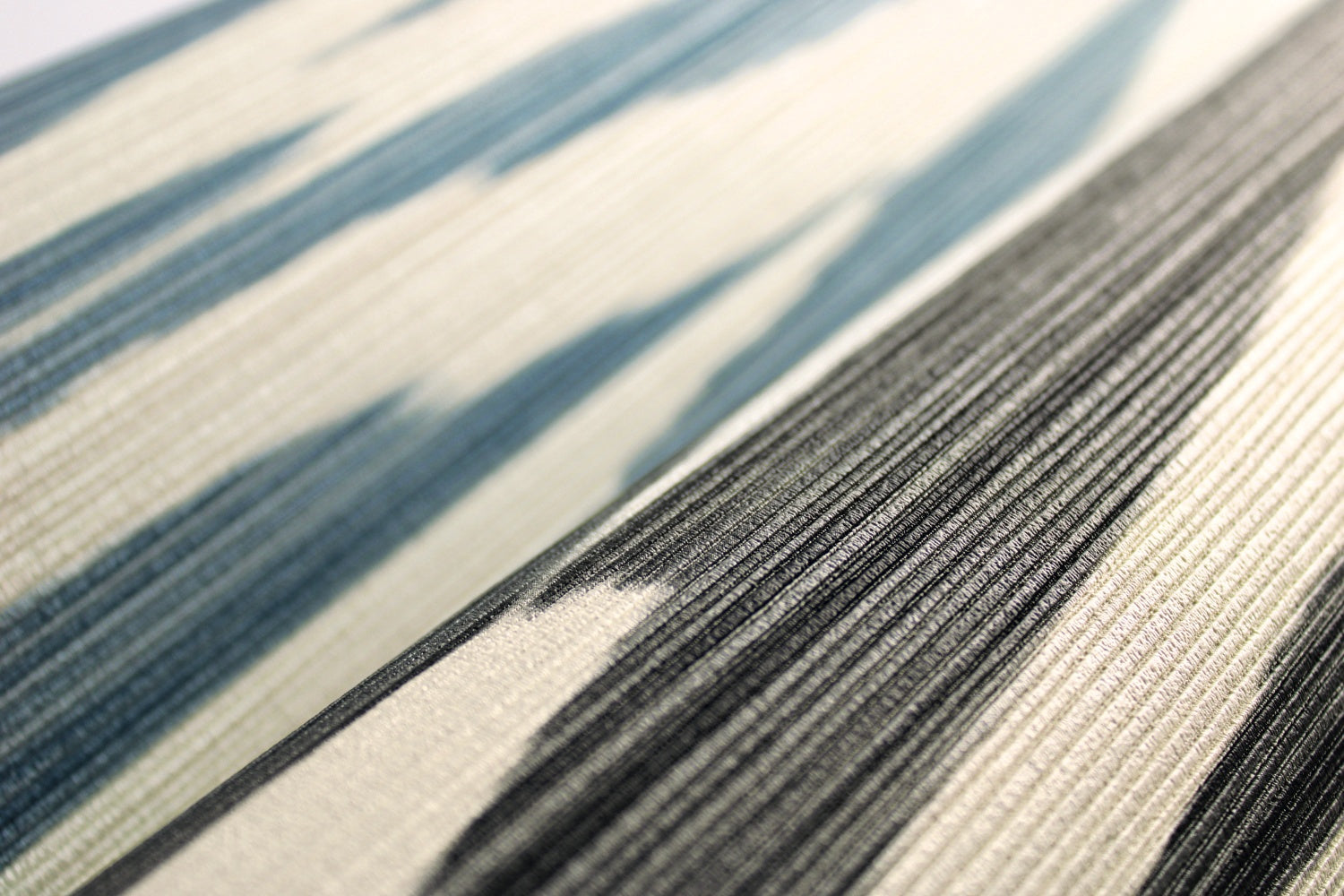 Missoni Wallpaper 04 Flamed Zigzag 10341