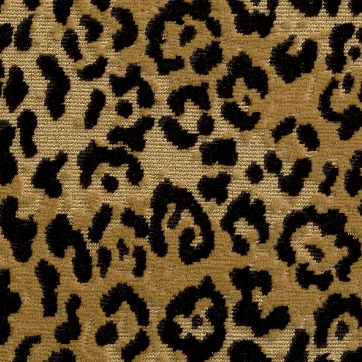 The MET x Eichholtz poefje Greenwich Leopard