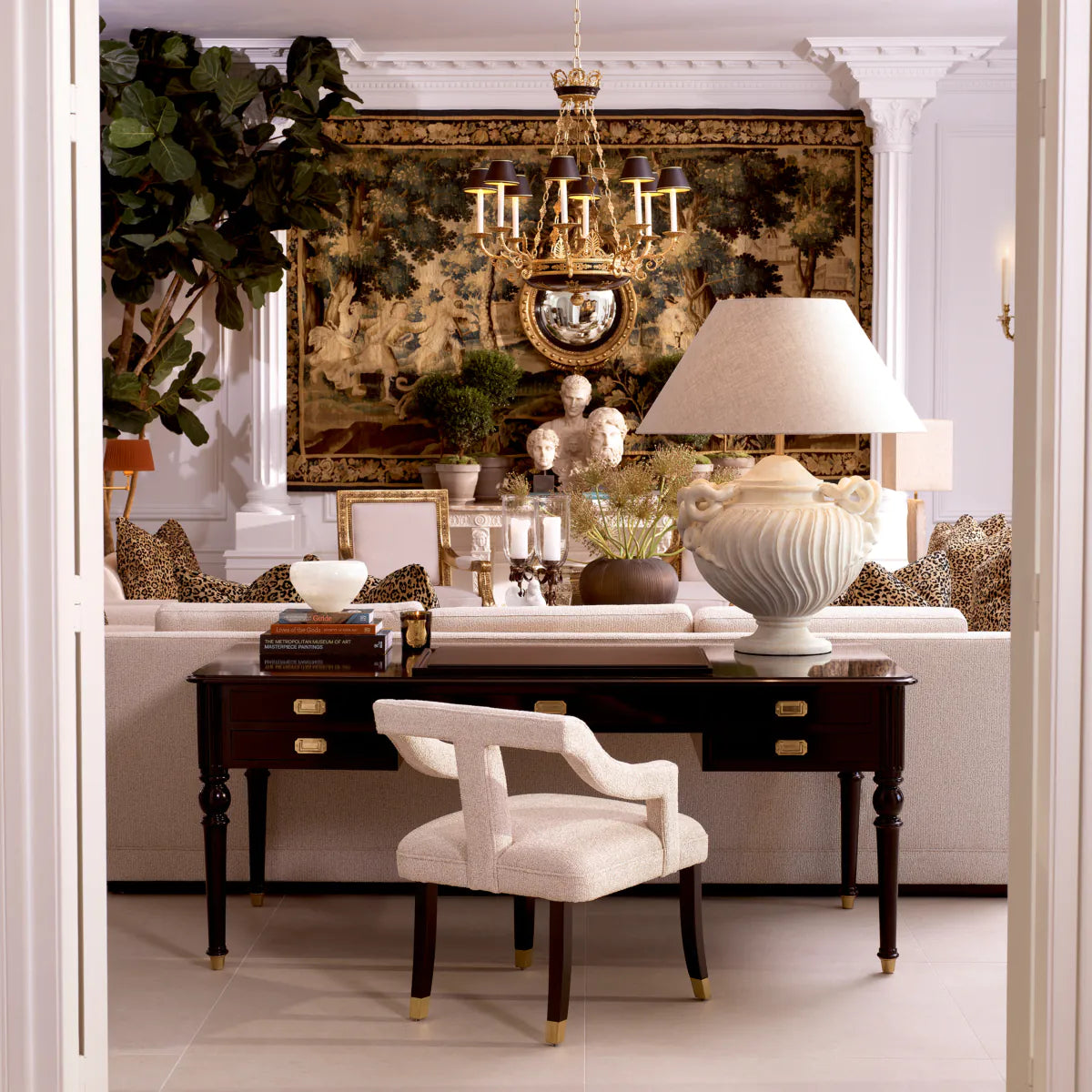 The MET x Eichholtz table lamp Antonine