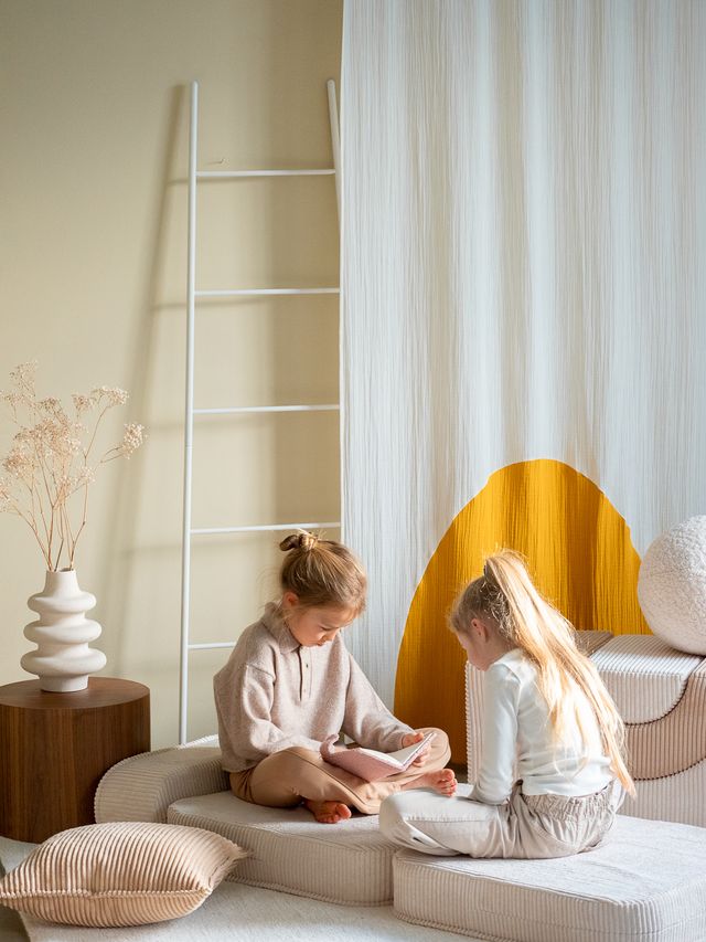 Wigiwama Flip Chair - White