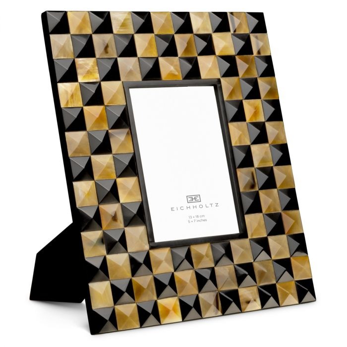 Picture Frame Magician-1
